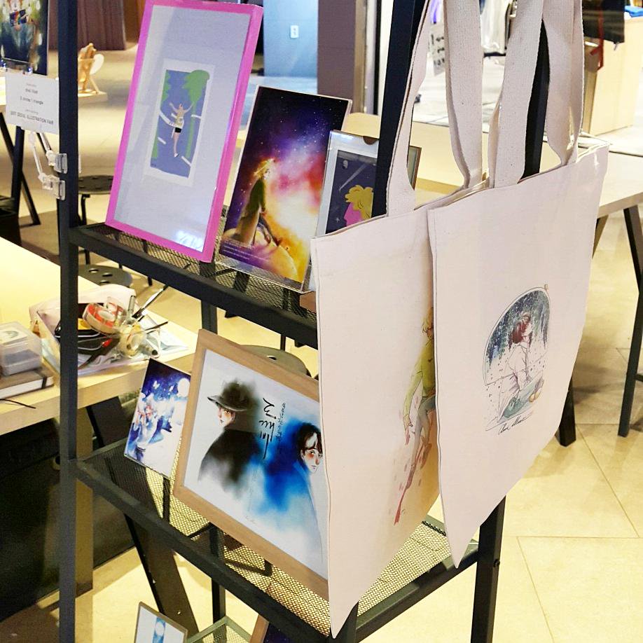 sai_comic's tweet photo. 오늘 코엑스와 연결 된 파르나스 몰에서하는 세레니티부티크에 참여합니다~ 비공식으로 #하이큐 #아오바죠사이 맴버 #팬아트  #일러스트 #엽서 를 초이 일러스트가 판매하고 있으니 놀러오세요♡ 오늘 오전 10시부터 밤 10시까지 합니다^^ https://t.co/z31FTHvtmK