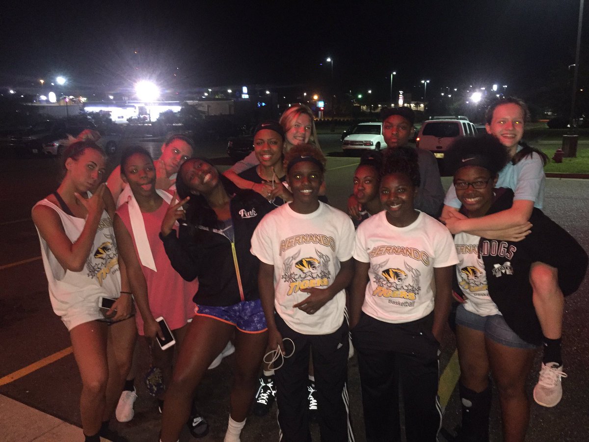 HHS_GirlsBB's tweet photo. #HHSLadyTigers enjoyed @CopiahLincolnCC summer basketball camp.  Finished 8-3-1.  Great experience for our girls. #proudcoach #W1N https://t.co/ajhZWlkuvq