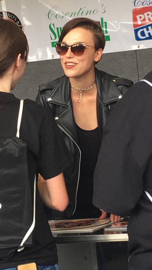 StephC0711's tweet photo. A quick shot of the ever sexy @LZZYHALE at #rockfestkc 😍😍 https://t.co/kTf7pEN5HS