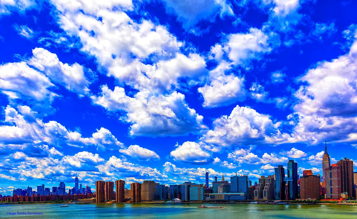 isardasorensen's tweet photo. Cotton-ball clouds adorn the skies over #NYC today. #NewYork #NewYorkCity https://t.co/4kRbGHimeX