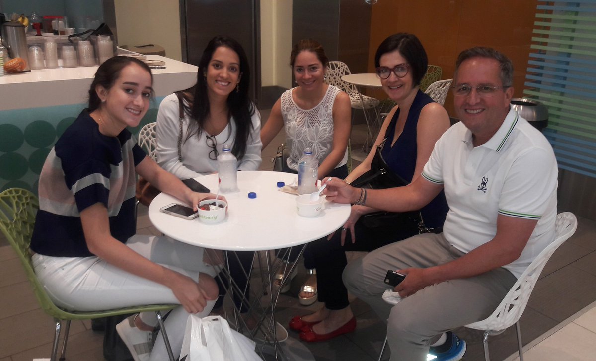 PinkberryPanama's tweet photo. Compartiendo un #sábado delicioso con nuestros #lovers!!! 😊🍦🎉 https://t.co/ObxLWfAOC8