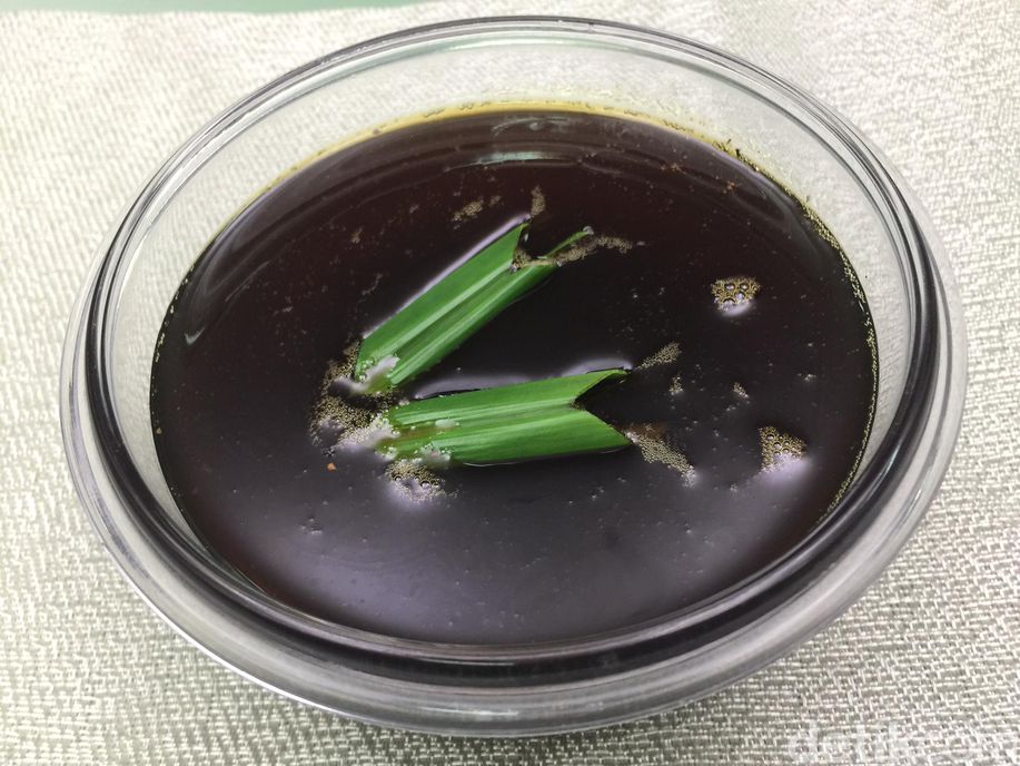 detikcom's tweet photo. Ini Caranya Bikin Sirop Gula Merah yang Legit dan Wangi https://t.co/S9PkOcNJeY via @detikfood https://t.co/DQyObc5Zbo