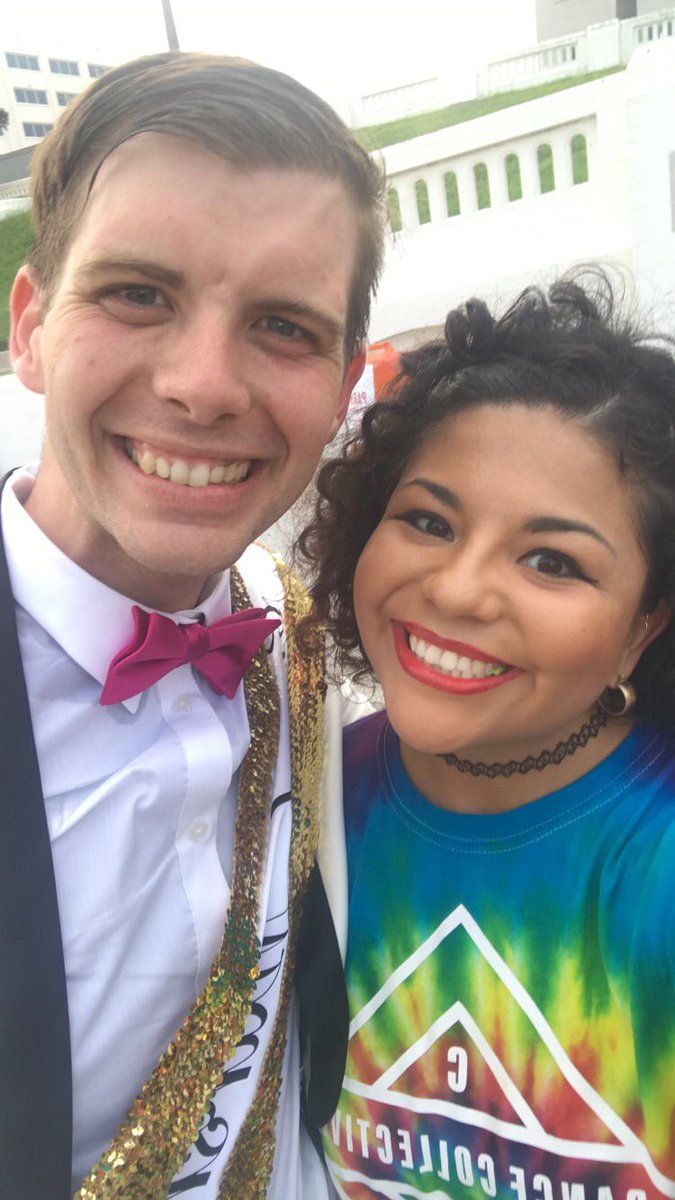 jenni_xvx's tweet photo. Today was dope #pride2017 #pridecc https://t.co/6svm4x1on2