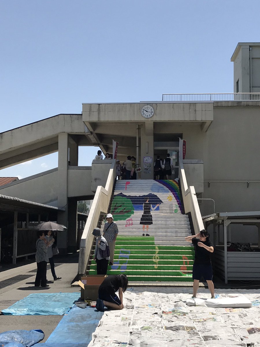 川村美佳子 On Twitter 母校の文化祭のptaのお部屋なる場所に一点展示 階段アートがあったり美術部のお部屋 力のある子がいるなあ と感心したり賑やかな校内 でも Ptaのお部屋 生徒さん来そうもないなあ 高楼祭 吉原高校 文化祭