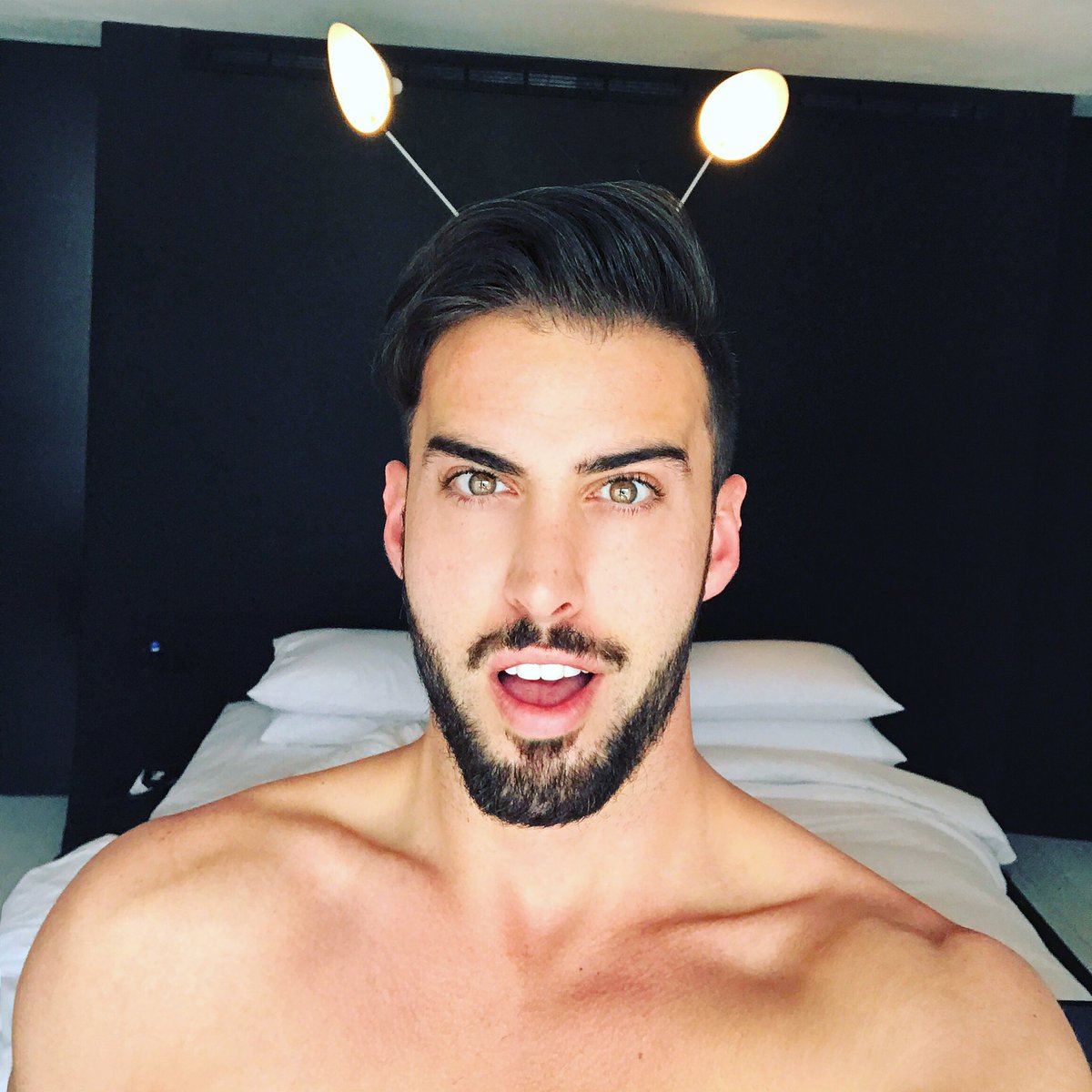 robertocarlomx's tweet photo. Cuando traigo las antenas prendidas recibo pura energía positiva 💡
#HabitaLOVESyou #MexicoMade
@habitamty @GRUPOHABITA @rafaelmicha https://t.co/W7cntfqoug