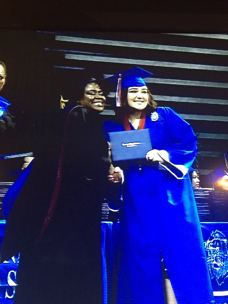 sheanna_d's tweet photo. @Tiffany_Spicer @lhs_cosmo #Classof2017 #COSMOGRAD #LIONNATION https://t.co/IsxGtdf4La