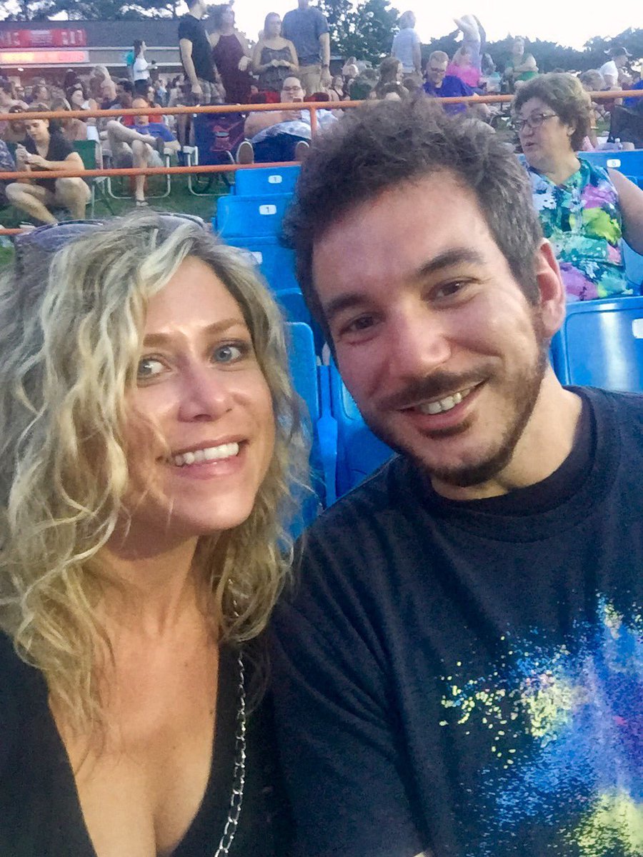 cailinmccoy's tweet photo. @ofarevolution didn't play long enough tonight! We still had fun! #10yearsstrong #OAR 💙✌️🎼 https://t.co/Kvq2MNKdji