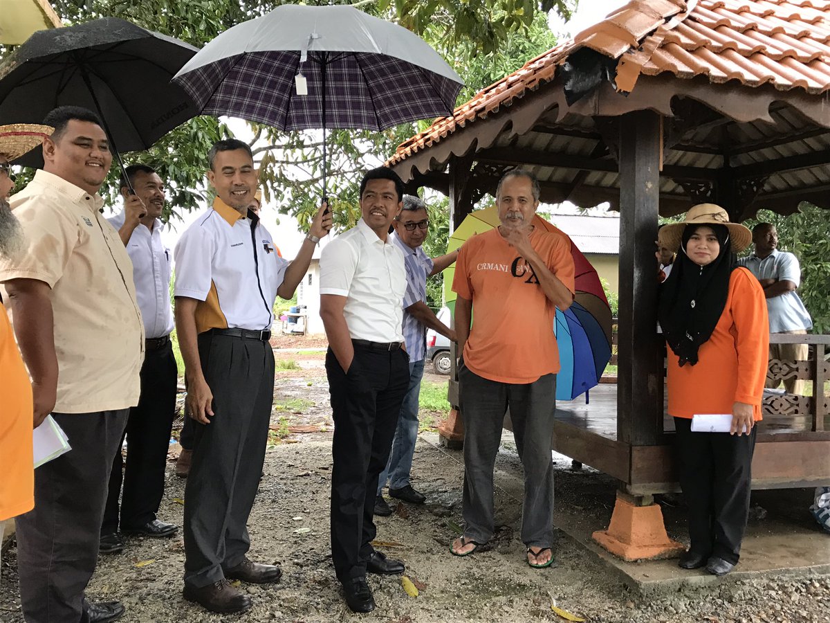 KKushafie's tweet photo. Lawatan TKSU MOA ke Plot Inovasi Penggunaan Baja CRF dan Drone di Projek Estet NKEA Bohor PPK H2 Kepala Batas pada 4 Jun 2017 #madamabeles https://t.co/6OrlDmDrEy