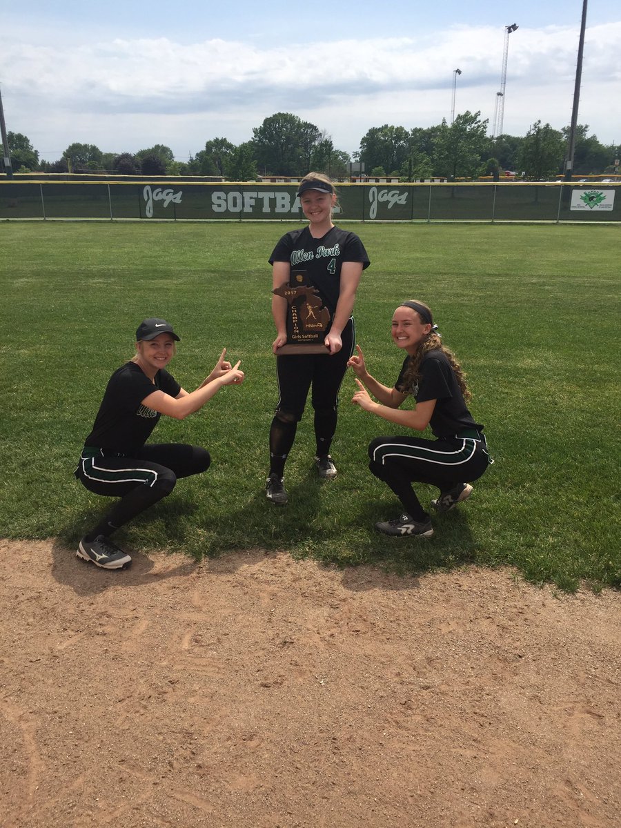gabbygenaw's tweet photo. oh what a year does 😫 #gojagsbaby https://t.co/loPavAiTlN