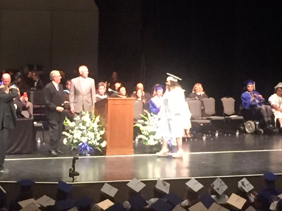 🎓Congrats to my Sofie! It was great watching her &amp; many of my former kinders graduate today! Best wishes to everyone! 💙#WeAreLamphere 🎓🎓🎓