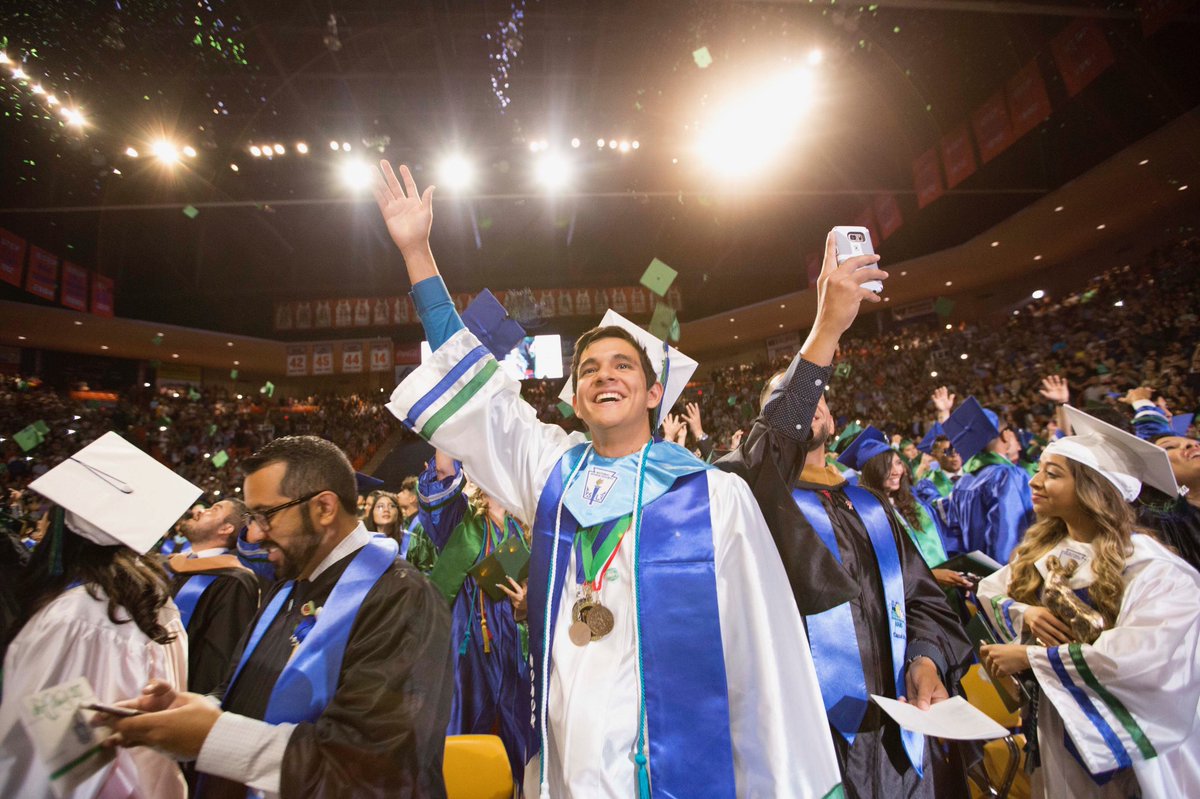 JEspinoza_EDD's tweet photo. Great day for the Ram community! Congratulations to our Montwood High School graduates! The world is waiting, make us proud! #TeamSISD2017 https://t.co/BBk8y29Hc8