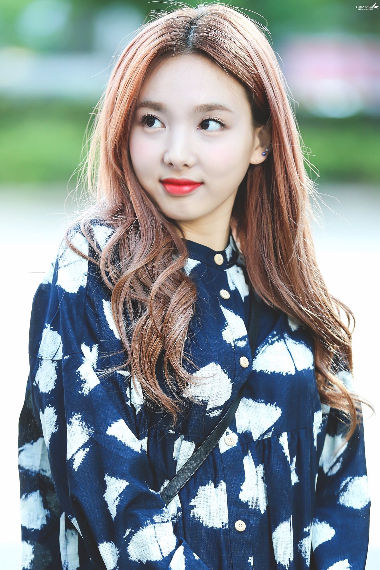 imnayeon intl on twitter hq 170602 nayeon arrived imnayeon intl on twitter hq 170602 nayeon arrived