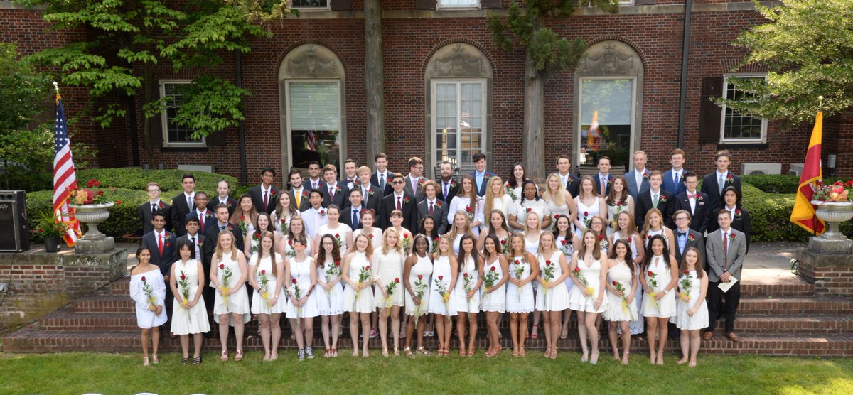 MoravianAcademy's tweet photo. Congratulations to the amazing Class of 2017--the newest members of our Alumni Association! #MAPride #MAClassof2017 #MA275 https://t.co/9lNG3Ij5qV
