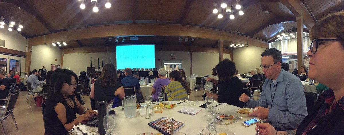 SohuiLee's tweet photo. Another amazing experience at #cwcon #cwcon17 https://t.co/qVwp5GKwQr