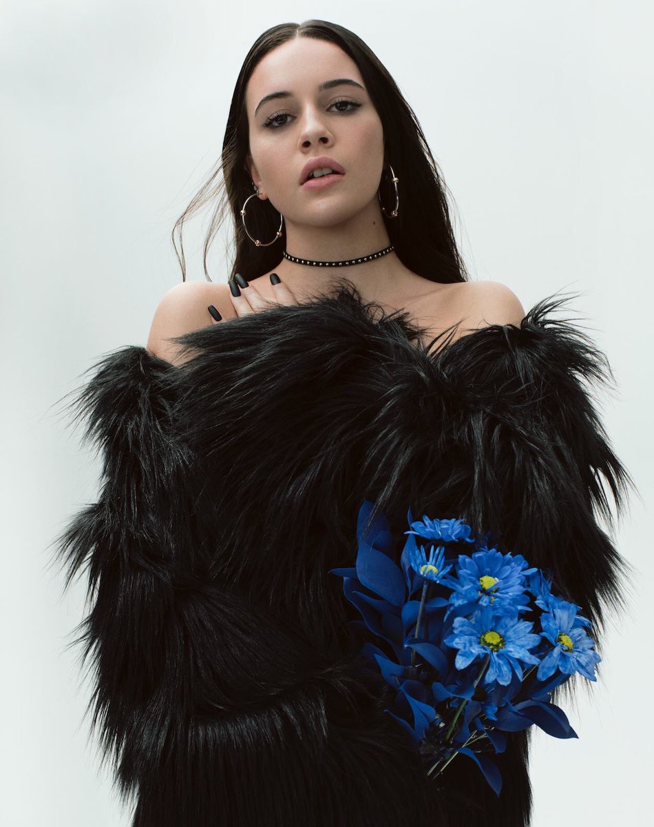 LuciDracul's tweet photo. @beamiller yet again kicked ass! #ChapterTwoRed is just as badass (if not more than) #ChapterOneBlue! Can't wait for #ChapterThreeYellow! https://t.co/6drR9kRWoi