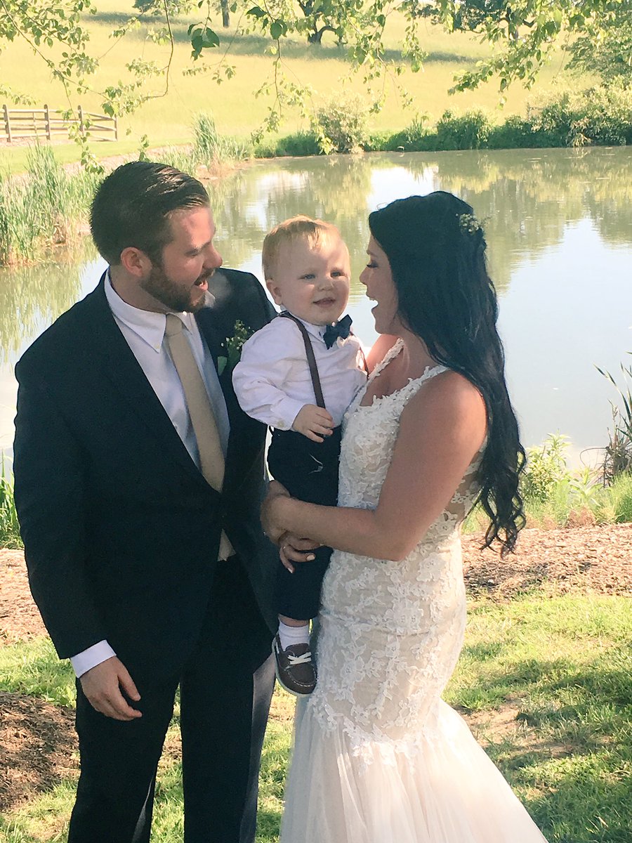 410bmoremomma's tweet photo. When your 16 month old strides down the aisle like a gentleman/champ and steals the show 💙💍🐻 #lilham https://t.co/Lt9X4aKmFs