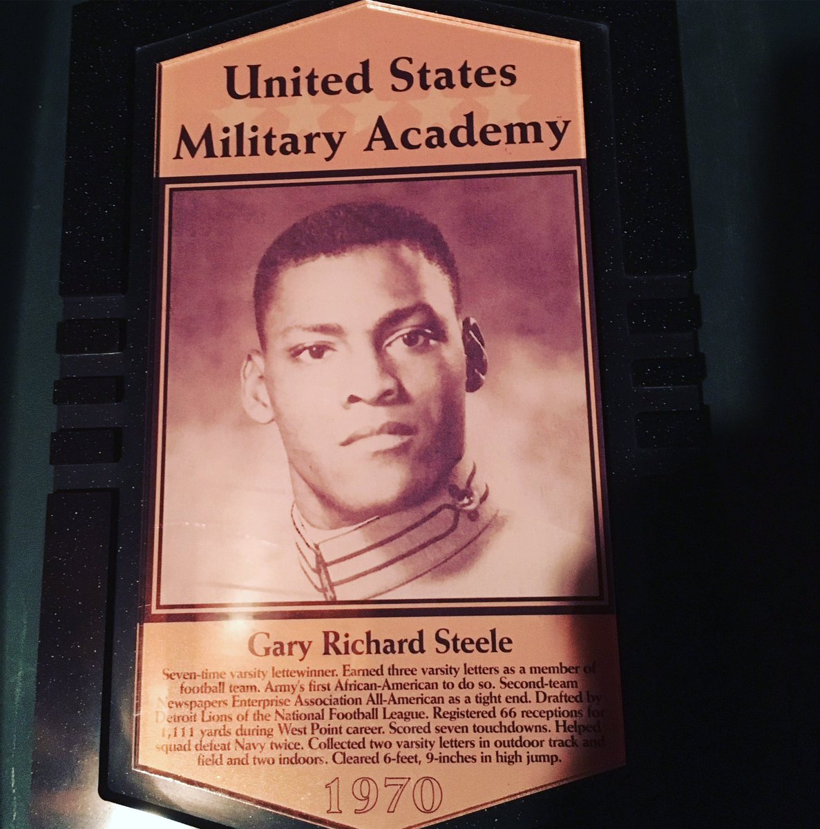 Sage Steele (@sagesteele) on Twitter photo 03/06/2017 22:27:26 47 years ago today...The Colonel graduated from @WestPoint_USMA #MyHero ❤️ 47 years ago today...The Colonel graduated from @WestPoint_USMA #MyHero ❤️