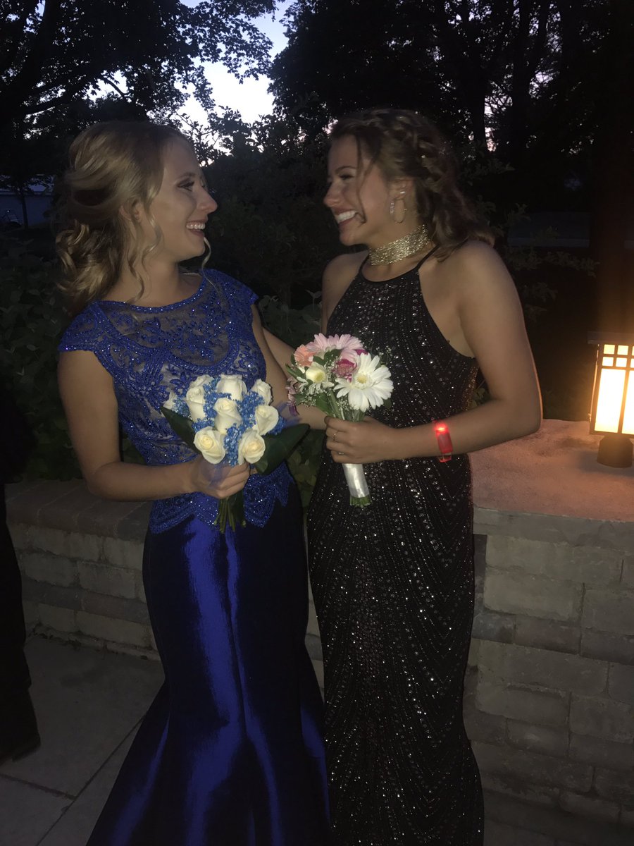 maggiereisel's tweet photo. Happy birthday @alannaratusz ! Hope you had a great day!! 💙 https://t.co/vjDrBDJ6KX