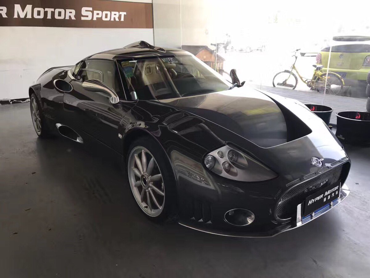 hyper_motor's tweet photo. Very rare #Spyker #C8 in the workshop for maintenance. Workmanship and detail of interior is amazing. #spykerc8 https://t.co/KIV8nL4umC