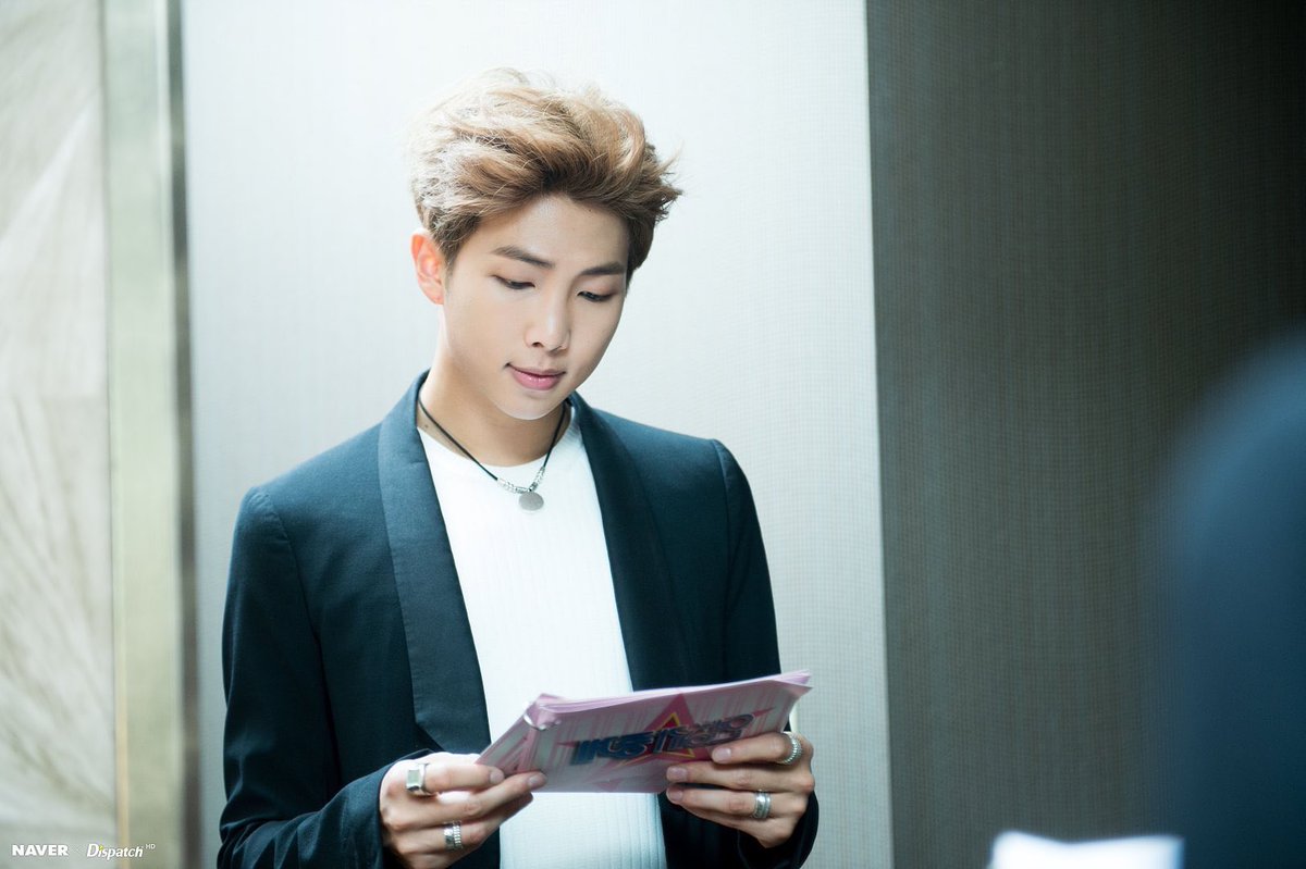 Btspicse07's tweet photo. #BTSWEEK #2017BTSFESTA #KIMNAMJOON https://t.co/rP5q4Lfo5H