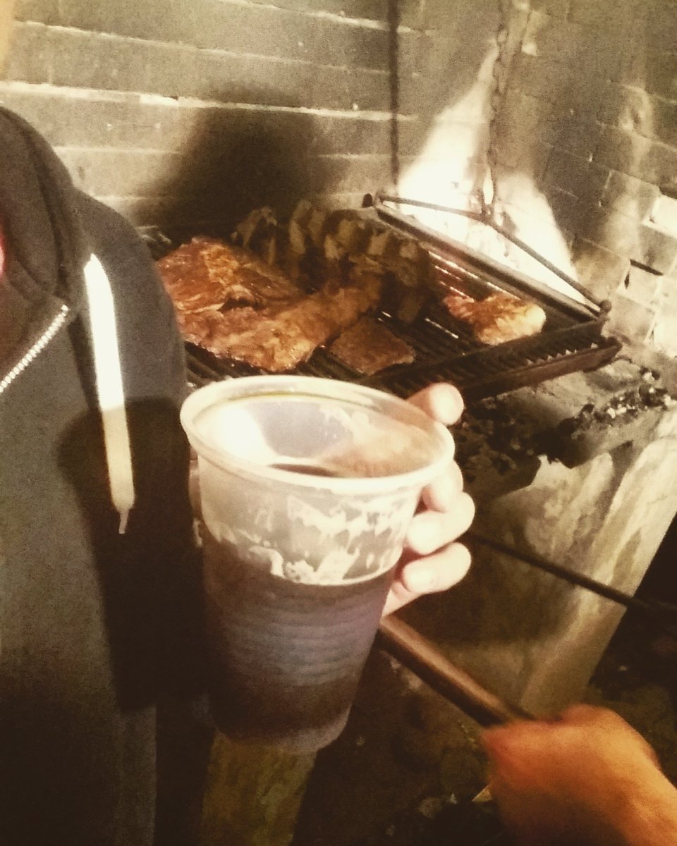 bernardnahuel's tweet photo. Pero q buen azado nos comimos con los vagos https://t.co/lbn27yYp3K