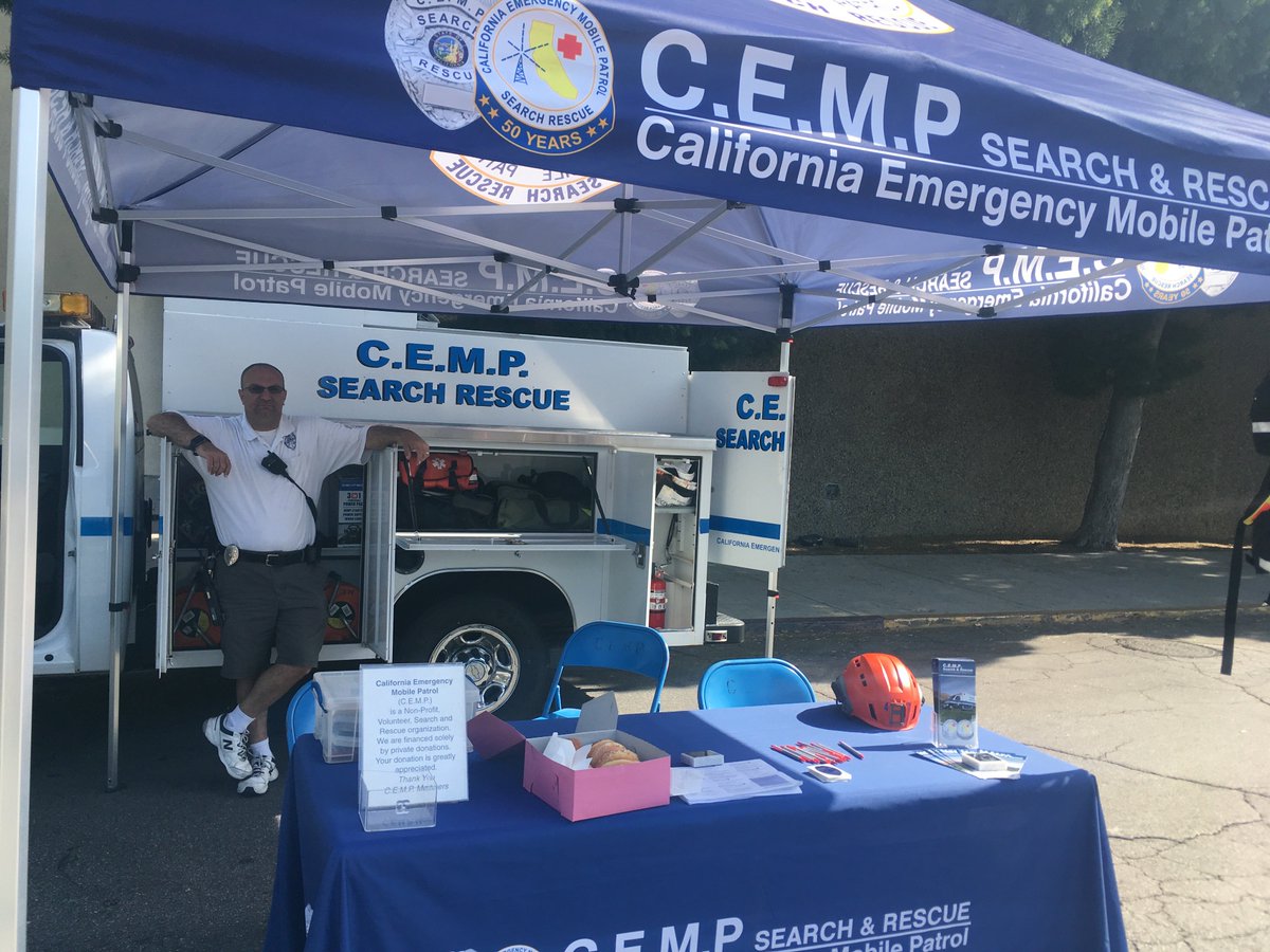LASearchRescue's tweet photo. Our Prez holding down the fort! #vtaccarshow PR event. So much to see! #Alzheimers #searchrescue https://t.co/BteydTx4wU