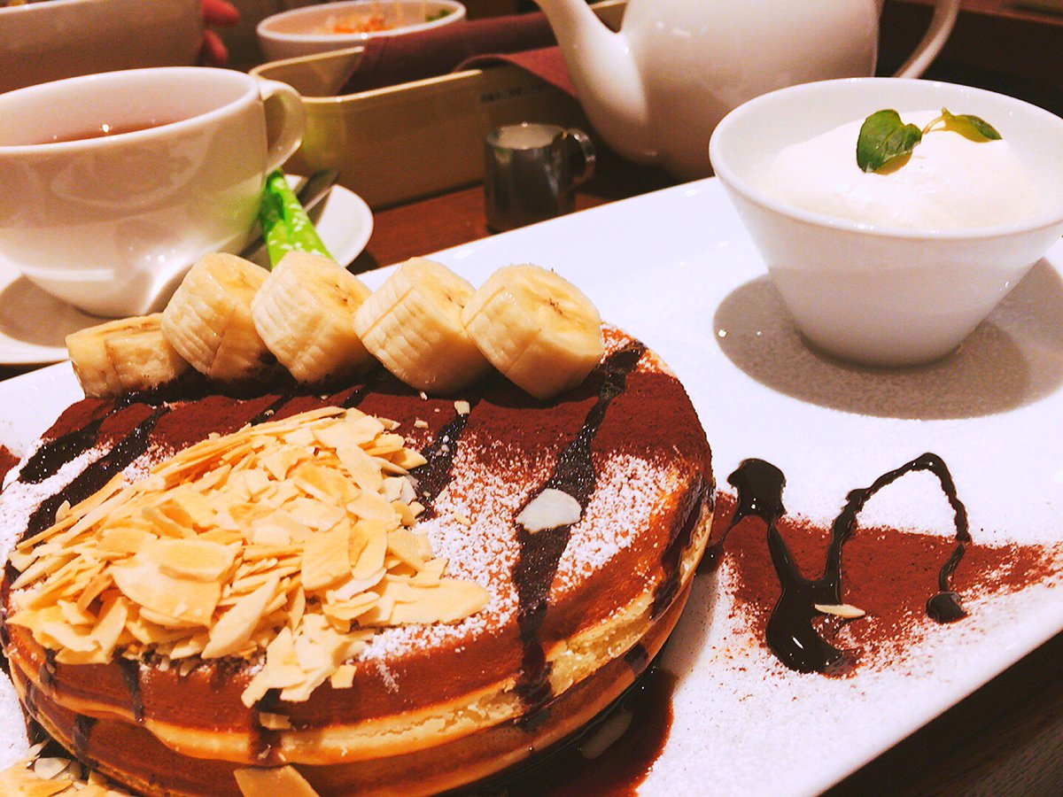 太田恵美 笑顔増量計画 En Twitter チョコとバナナのパンケーキ しっとりした生地と口当たりの軽いたっぷりの生クリーム 今日のスイーツ パンケーキ よつ葉ホワイトコージ 札幌パセオ店 In 札幌市 北海道 T Co Brtxdu8hr8 T Co Vojfbh9idt
