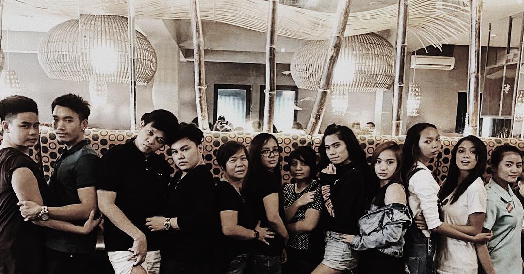 Carmelaaa29's tweet photo. Babygurl @ylona_garcia with her GLAM TEAM๐ #MetroxStarMagic25๐ฅ https://t.co/LFpOSLqd5D
