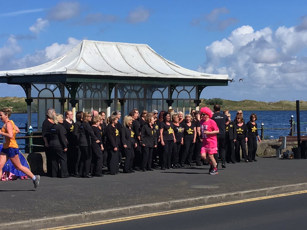 iankettle63's tweet photo. @MerseyRockChoir on #Southport prom serenading the runners in #RaceforLife https://t.co/y1Gd59RkVf
