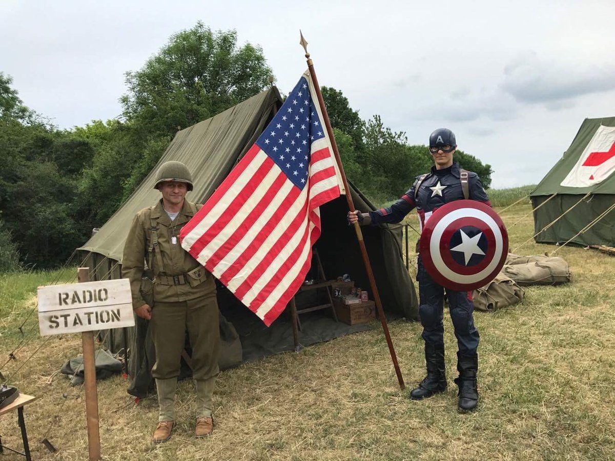 MarvelCorpsfr's tweet photo. Team #avengers au Château de #malbrouk à Manderen(57) pour le #festivalBD. Venez nous voir encore toute la journée #mosellepassion https://t.co/bjVl6kTduW