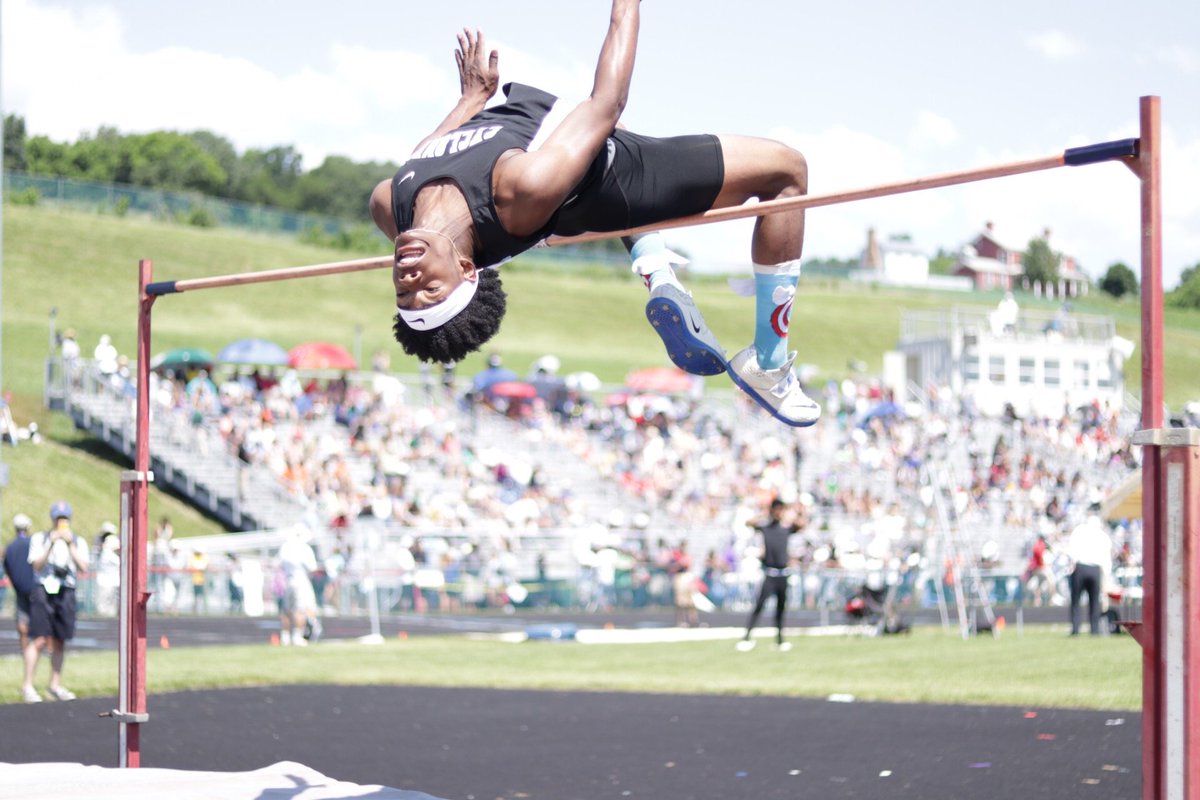 CSEPreps's tweet photo. 3A-4A state track recap: Eastern View's Pressley is the man of the hour: https://t.co/v5ue1K8UXK https://t.co/UE8GXqWCu1