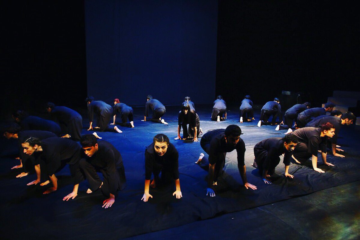 Bu akşam son oyunumuz...
Bu akşam mezun oluyoruz...
18:00 ... opera...