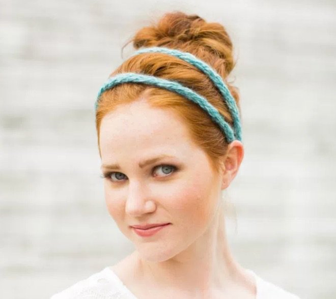 dearhandmadelif's tweet photo. #Craftcation17 presenter Anne Weil of @flaxandtwine made this video so you could learn finger-knitting at home! https://t.co/oTZ6Ln5SVd https://t.co/PptSmCzz6H