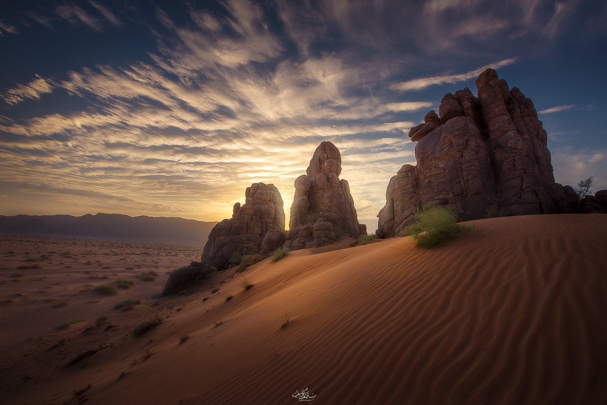 صباح الخير ،

مجدداً من منطقة جرغ ، غرب حائل ..
 صباحٌ بغيومٍ متثاقلة ..

Nikon D810
Nikon 14-24 2.8