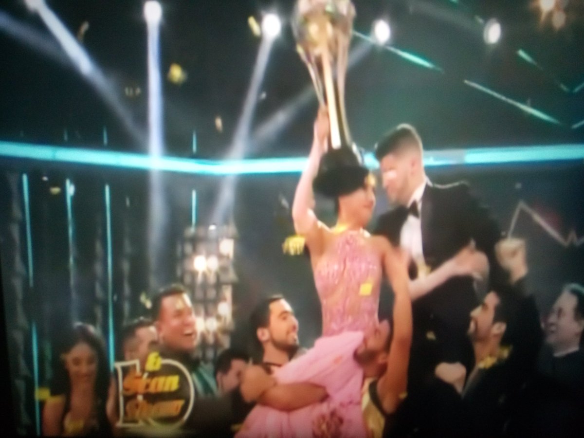 ELRATINGMANDA's tweet photo. Ganadora indiscutible @DianaSanchez_04 #DianaYMaylorTeamGanadorDeEGS @ELGRANSHOW_Peru  felicidades https://t.co/FZWgZWwnOM