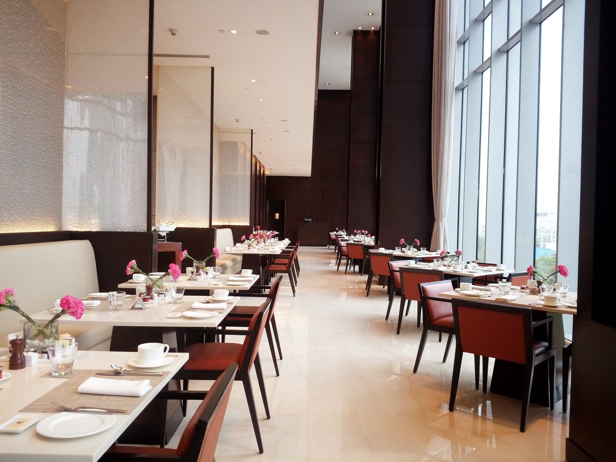 Isabella160695's tweet photo. Early morning breakfast in Amara be like..... 👇👇👇 #Silent  #Calm @TridentHyd #AboutThisMorning #TridentExperience  #HyderabadDiaries https://t.co/dPLO27AV9W