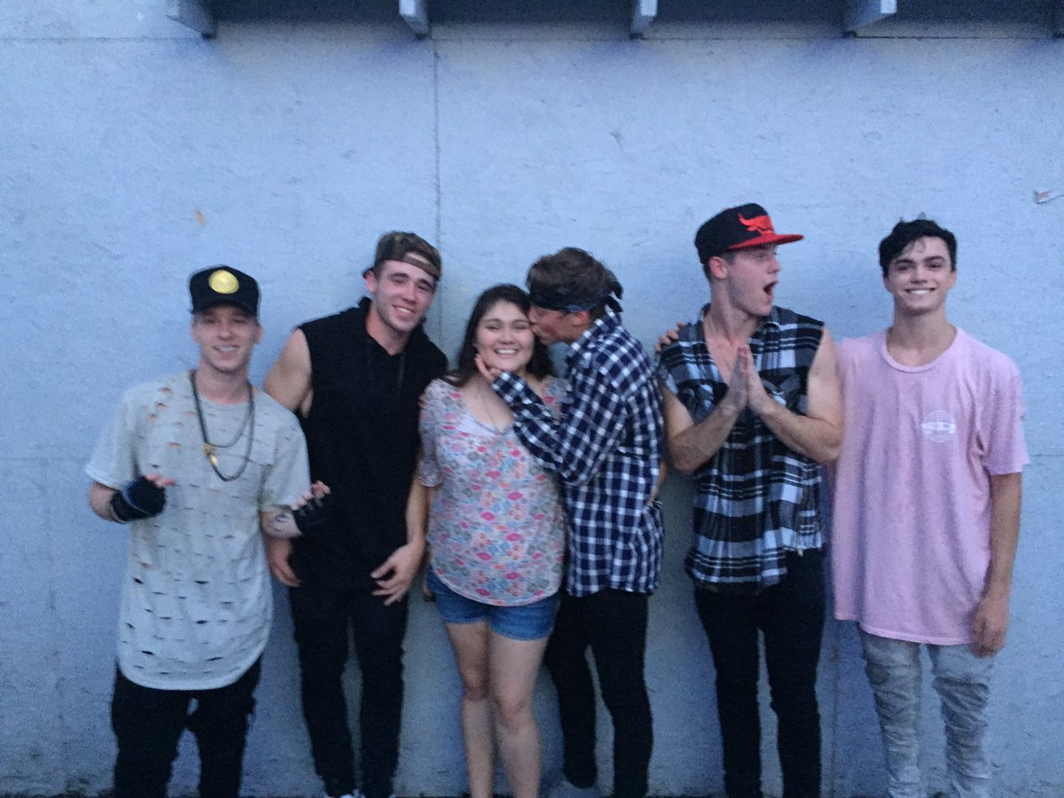 7DREAMLMK's tweet photo. Taylor stole my heart tonight๐๐โค๏ธ @makodaddyo @the_yrs_ @nate_yrs @KJ_TheYRS @DominicBellizzi @Jay_The_YRS #ForMePlusYouTour #SanAntonio https://t.co/5YFQm4R3Y9