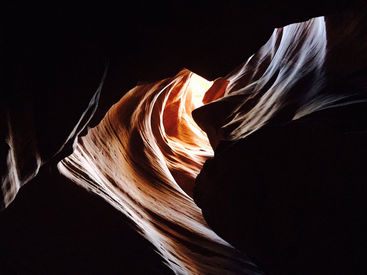 flaviamarano's tweet photo. #arizona #holiday #travel #antelopecanyon #naturephotography #breathtaking https://t.co/nedqzqGTES