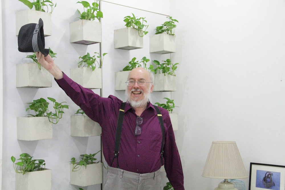 IndiaCultureLab's tweet photo. Happy birthday to convergence culture guru and our favourite aca-fan @henryjenkins! https://t.co/hsCoxQFZfT