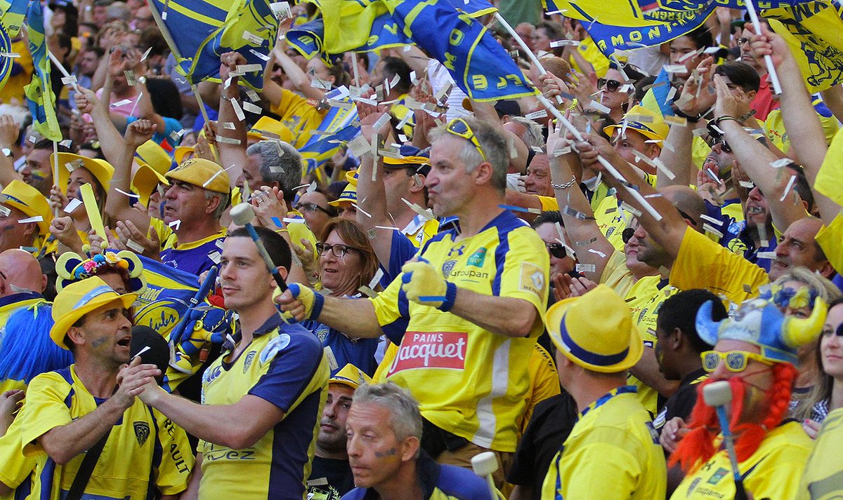 ASMOfficiel's tweet photo. #PortraitASM Eric Battaglia, un homme au cœur de la « #YellowArmy » https://t.co/CHxZacToe7 #UltrasVulcans cc @InterclubsASM 💛💙 #Finale2017 https://t.co/E2VPDcTlSR
