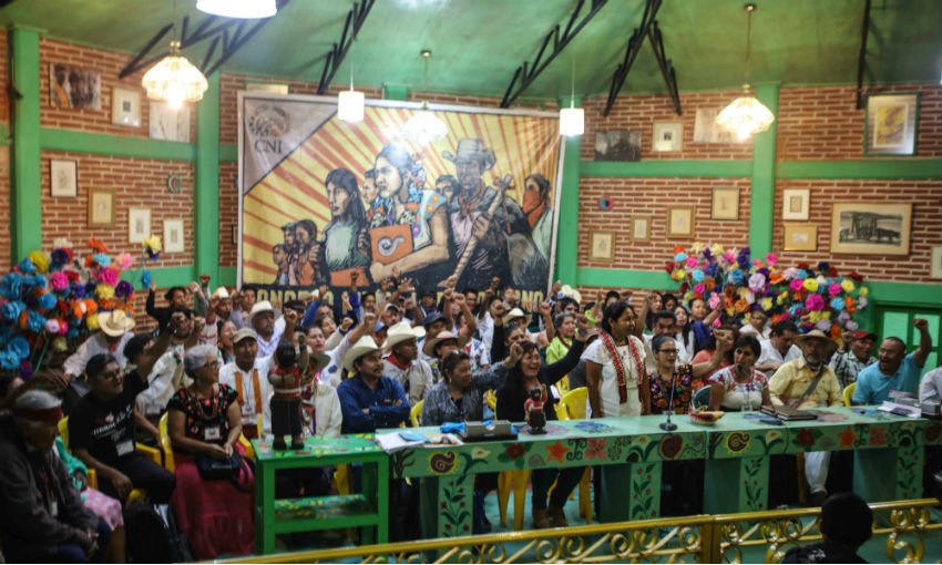 noticiasalb's tweet photo. [México] “Llegó la hora, ¡acabaremos con el mal gobierno!”: Concejo Indígena de Gobierno y EZLN: 0 Ruptura… https://t.co/2yt2hOdb65 https://t.co/CZbQUVNdCr