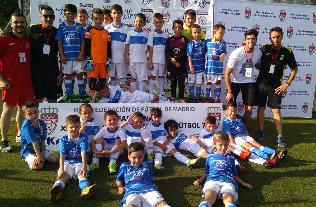 CDMeco_OF's tweet photo. Partido histórico en la copa Campeones Prebenjamin en Cotorruelo.
Partidazo contra @CAMARMA__CF que acabo con victoria 2-0 de los nuestros! https://t.co/FMyMrZmpEv