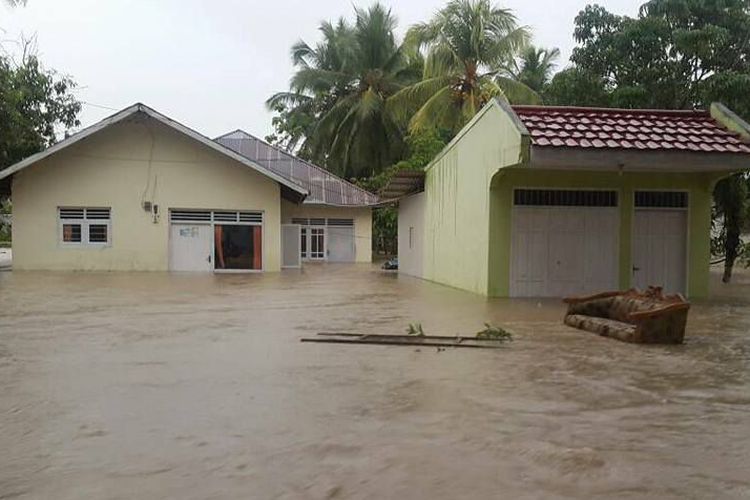 areabetting's tweet photo. Banjir Rendam Sulawesi, 1 Orang Meninggal dan 3 Orang Hilang https://t.co/WPboR7F0fE https://t.co/t2j8mckIls