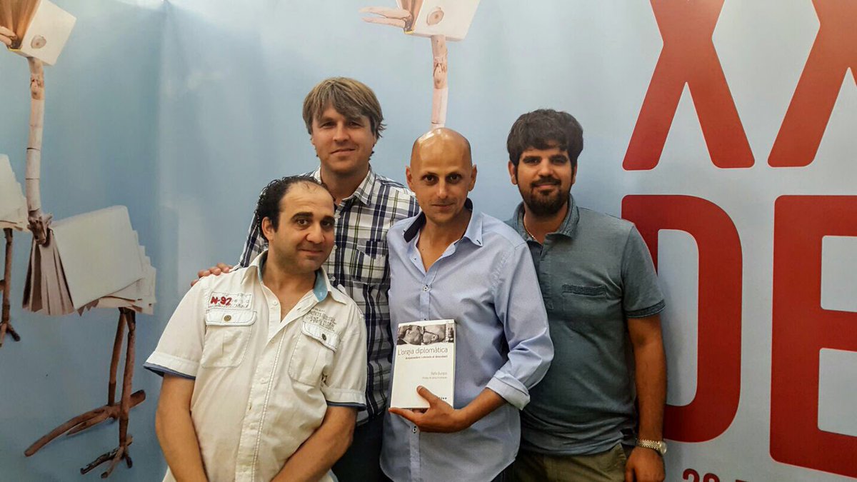 pol_lenedicions's tweet photo. 6 presentacions en 3 dies! #RecojaSusCosas #Consulsaldescobert #Construccionsidentitàries mul gràcies a totes! #pol•linització https://t.co/eiE1tvjQVc