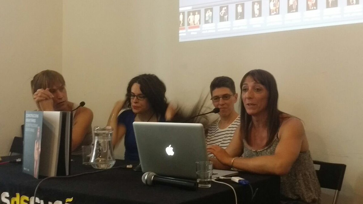 pol_lenedicions's tweet photo. 6 presentacions en 3 dies! #RecojaSusCosas #Consulsaldescobert #Construccionsidentitàries mul gràcies a totes! #pol•linització https://t.co/eiE1tvjQVc
