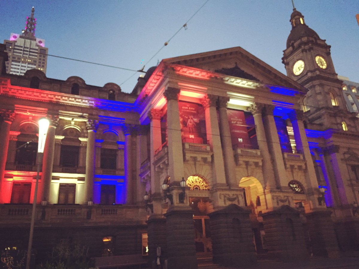 In solidarity with all those affected by the London terror attacks, Town Hall is lit in the colours of the Union Jack #PrayersForLondon