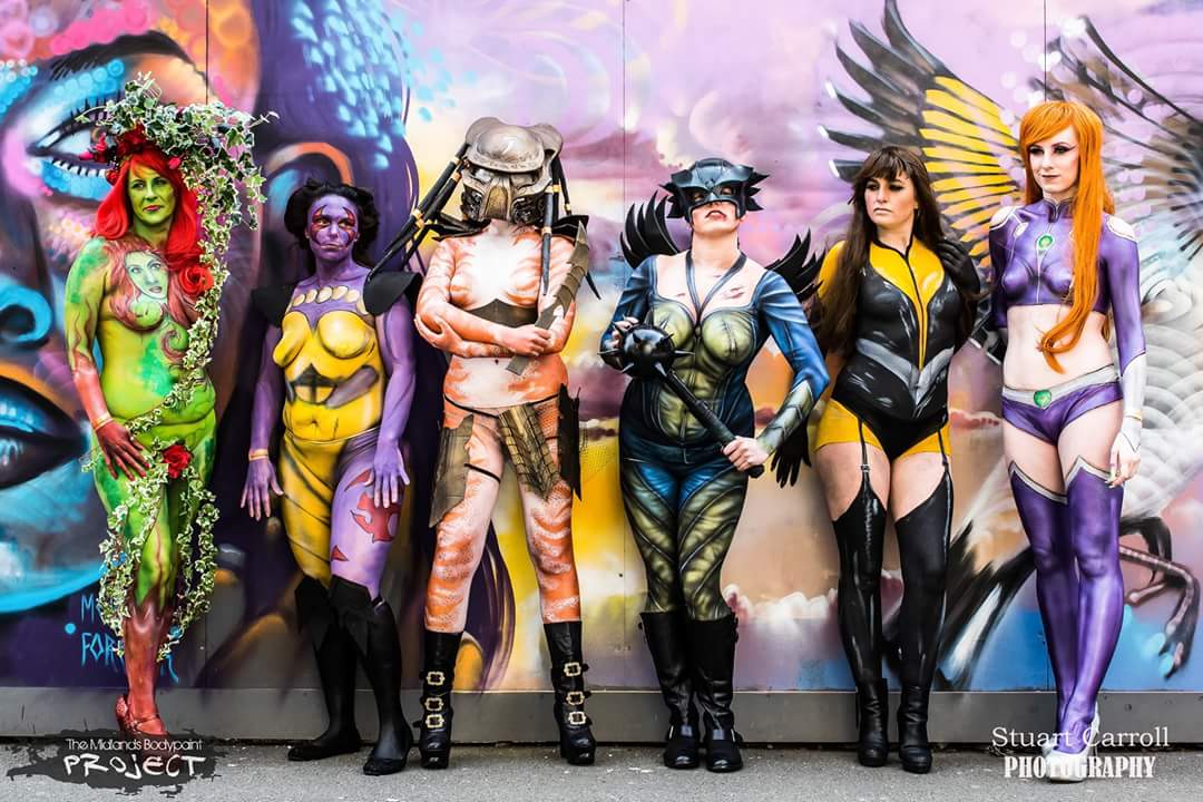 MidlandsBP's tweet image. #MBPP #midlandbodypaintproject were painting life at @Leicestercomiccon2017 yesterday and rocked it! More there today too! Go say hi 😁