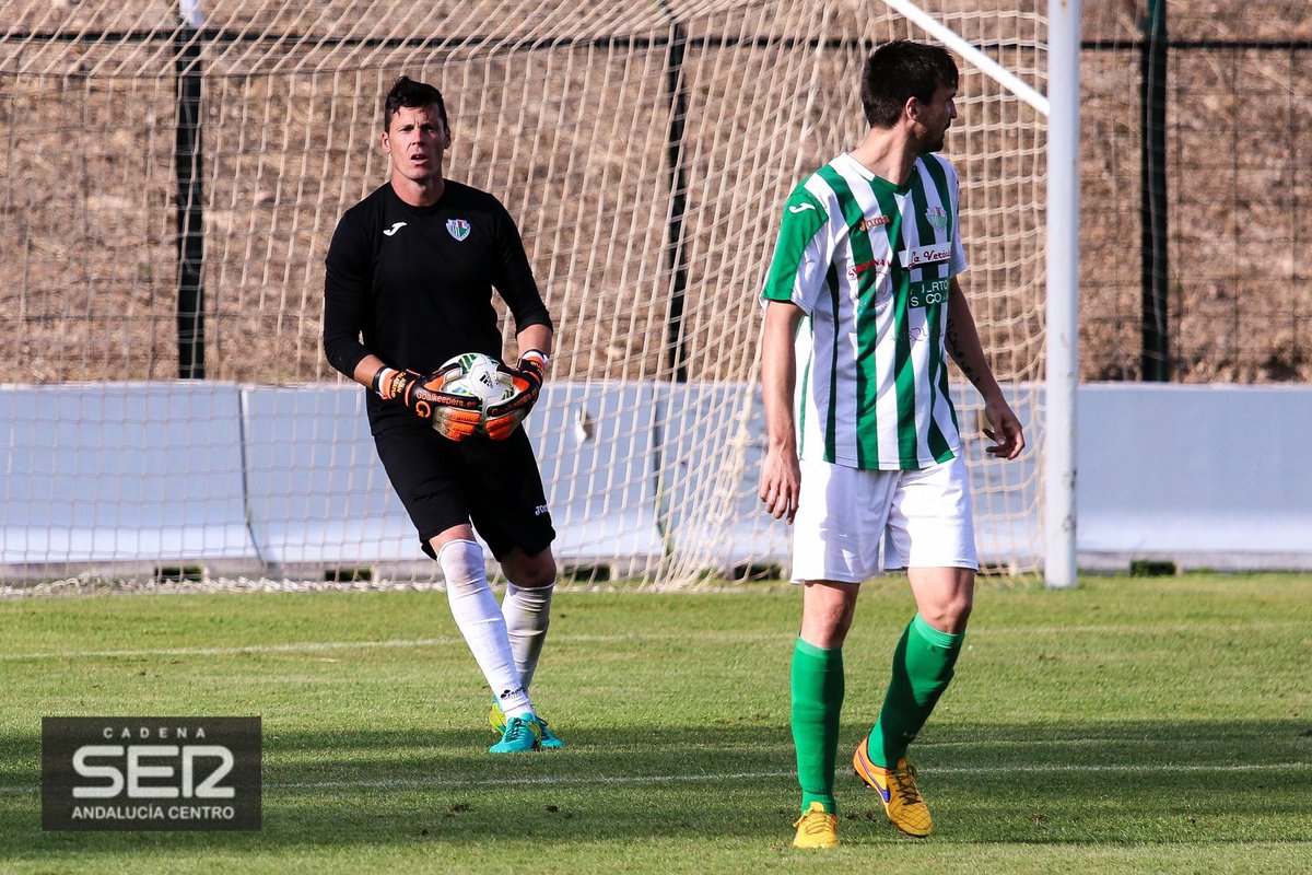 Juan_Calatayud's tweet image. Gran partido el q pudimos vivir ayer @AntequeraCF  2-2 eliminatoria abierta y un gran 2º tiempo @Underfield @GuantesGk orgulloso dl equipo👏👏