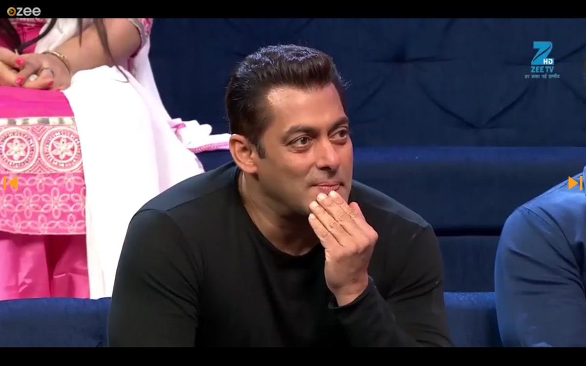 inshaammu's tweet photo. Cuteness Overloaded
@BeingSalmanKhan
@SohailKhan #MagicalEpisode
#Tubelight promotion #TubelightOnSaReGaMaPa #TubelightKaBhaihood https://t.co/XLxSqbC4V7