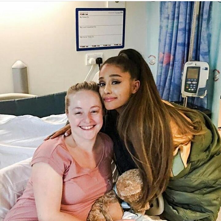 arianaaaxa's tweet photo. these smiles that i've waited for. and i miss her smile so bad. i couldn't be happier seeing her stronger and visited her fans @ArianaGrande https://t.co/SJZLdtsKLU